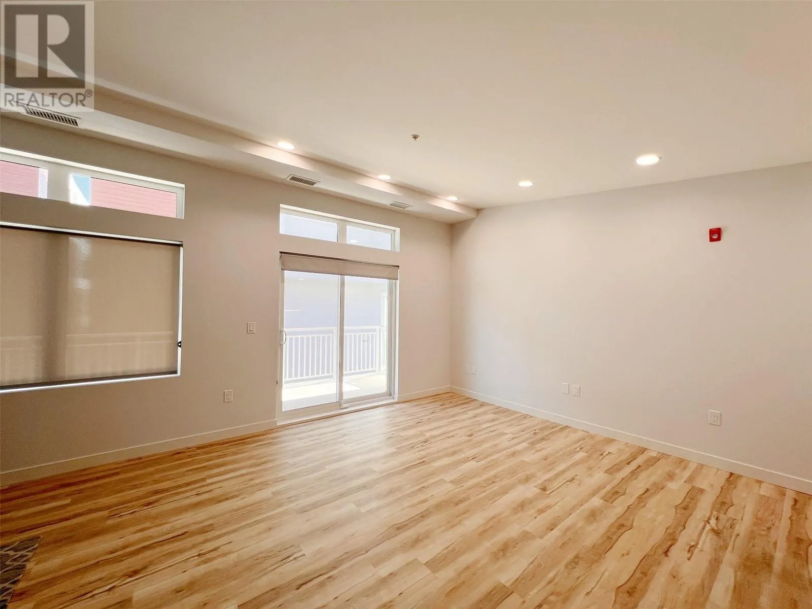 13417 Lakeshore Drive Unit# 204