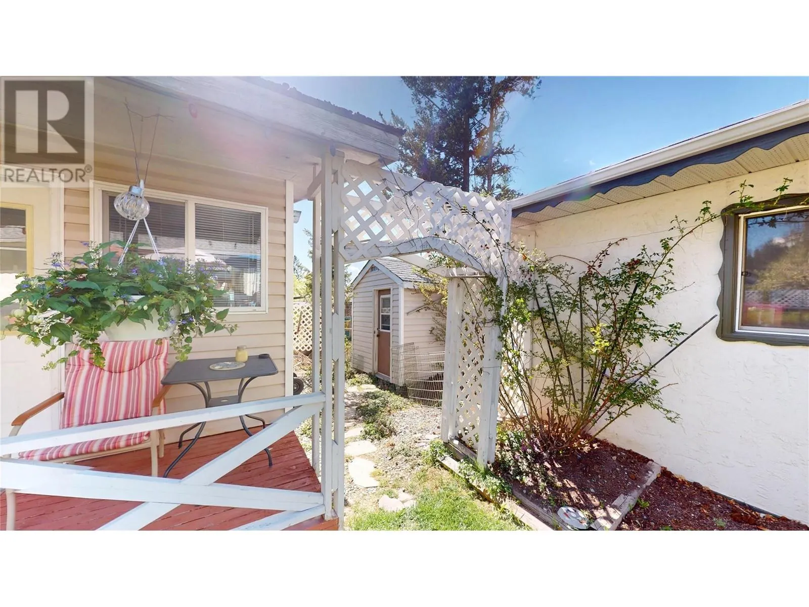 1708 MT NELSON Crescent