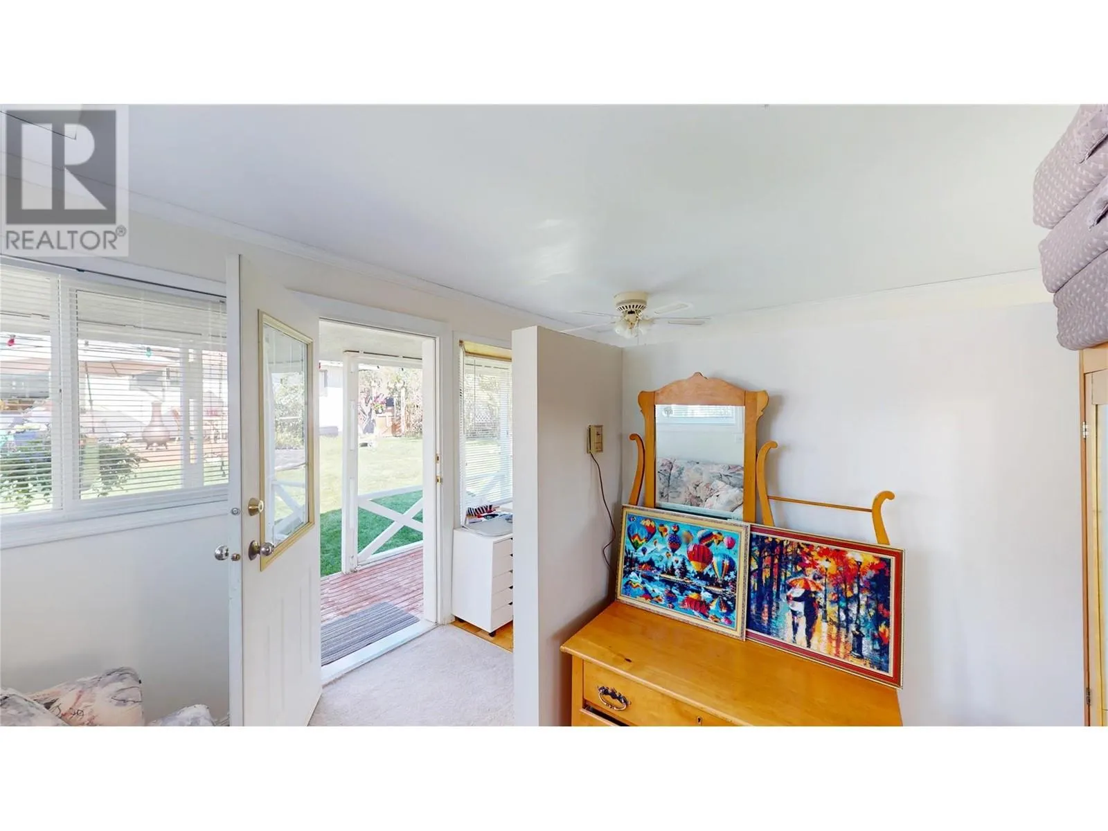 1708 MT NELSON Crescent