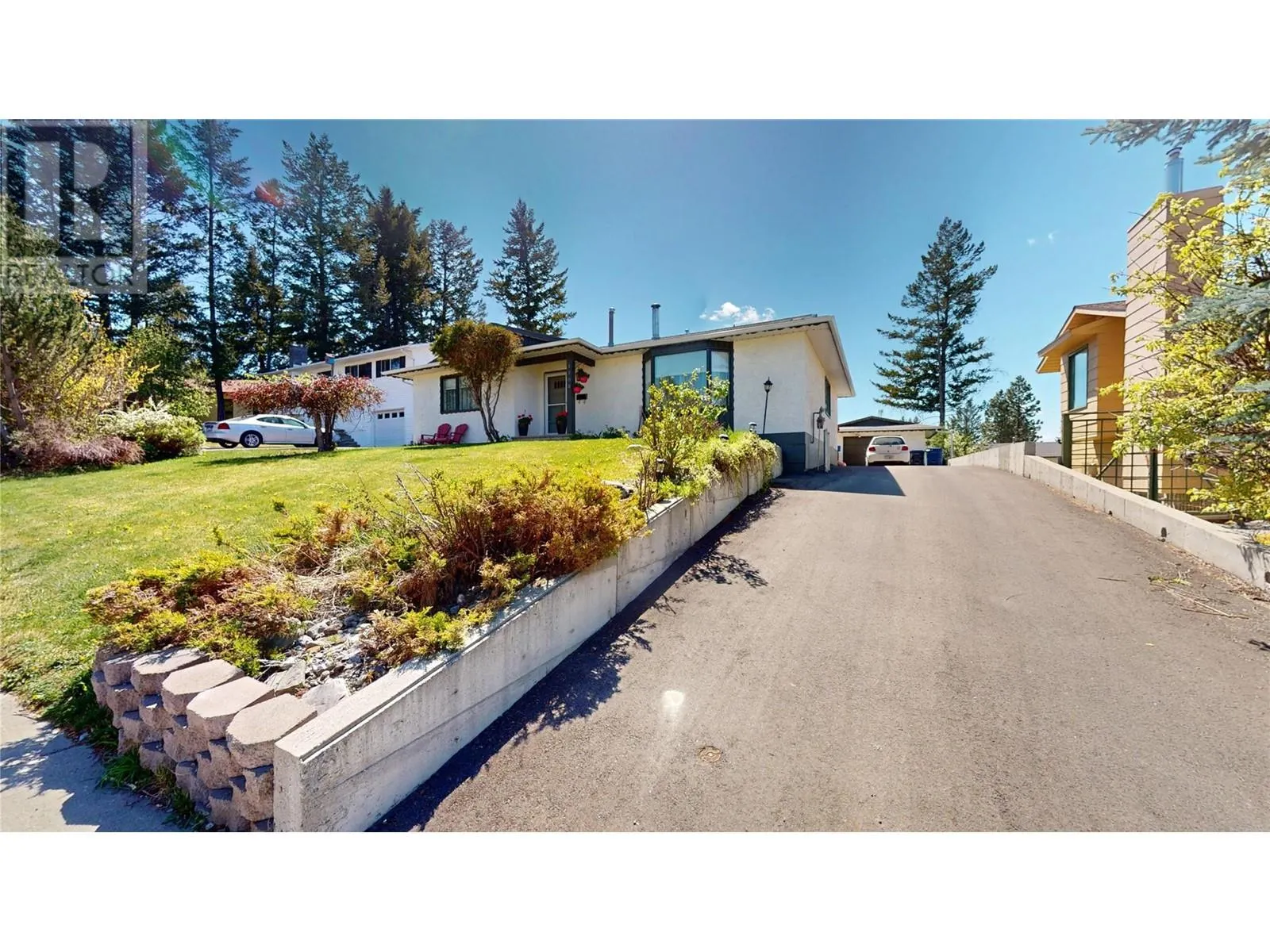 1708 MT NELSON Crescent