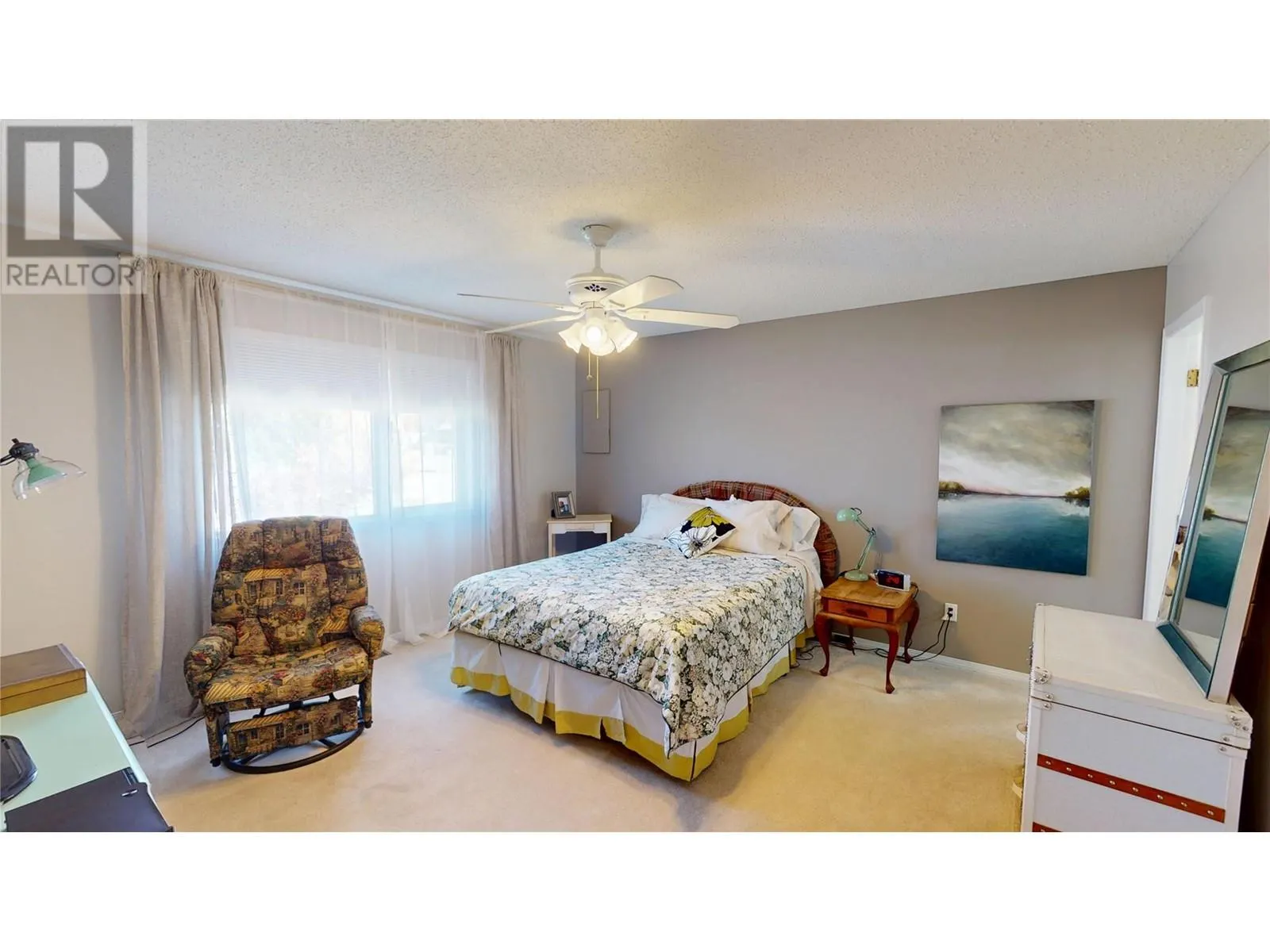 1708 MT NELSON Crescent