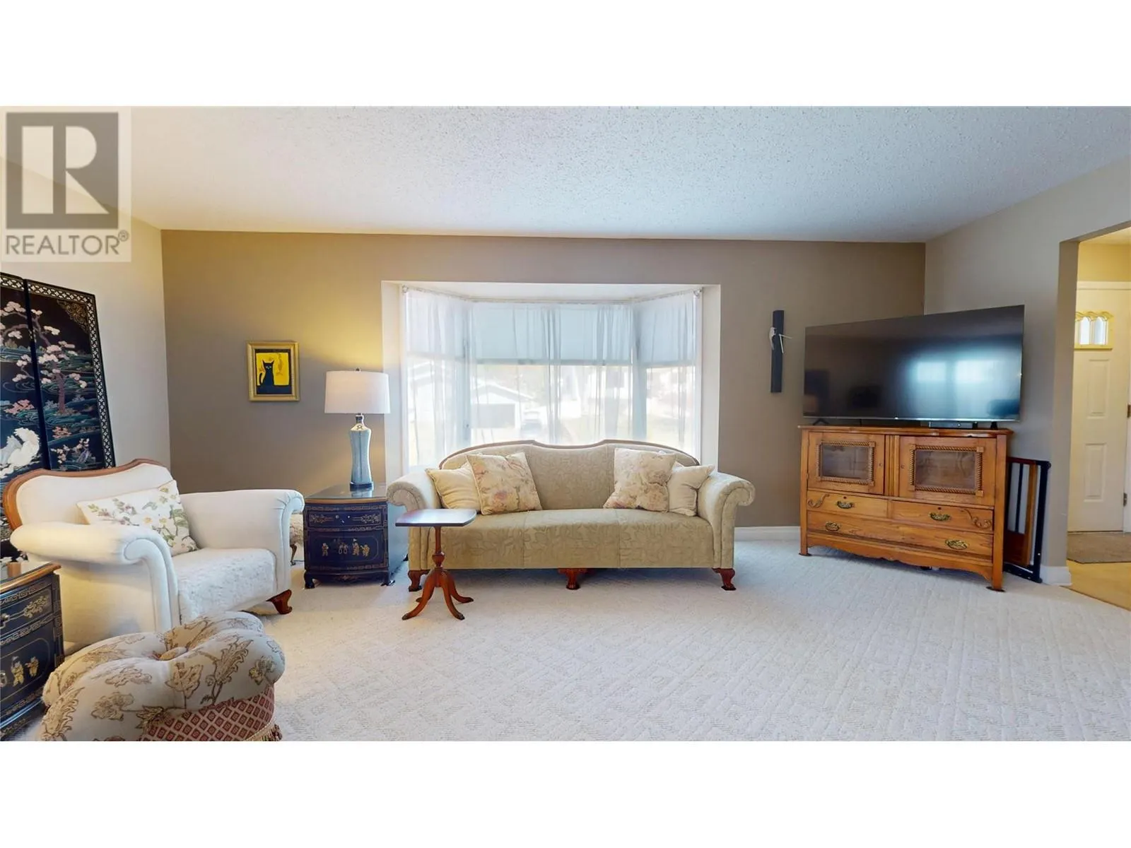 1708 MT NELSON Crescent