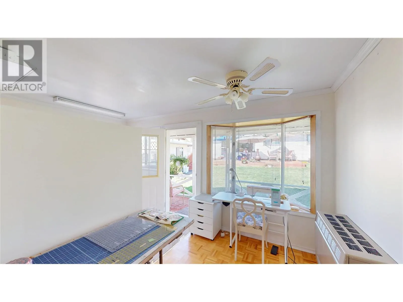 1708 MT NELSON Crescent