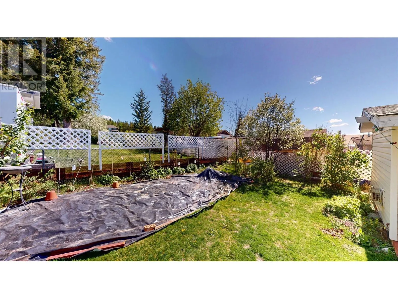 1708 MT NELSON Crescent