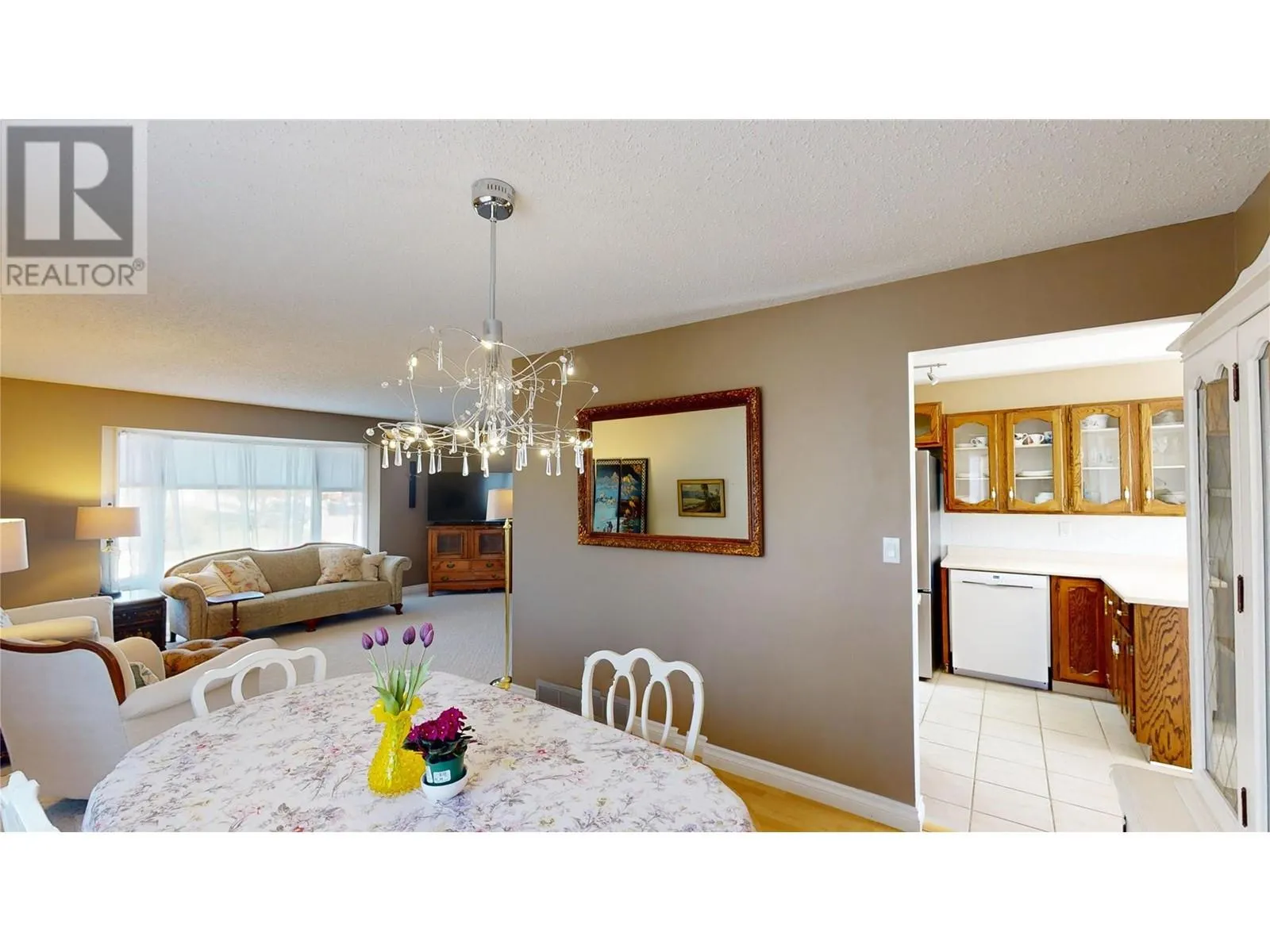 1708 MT NELSON Crescent