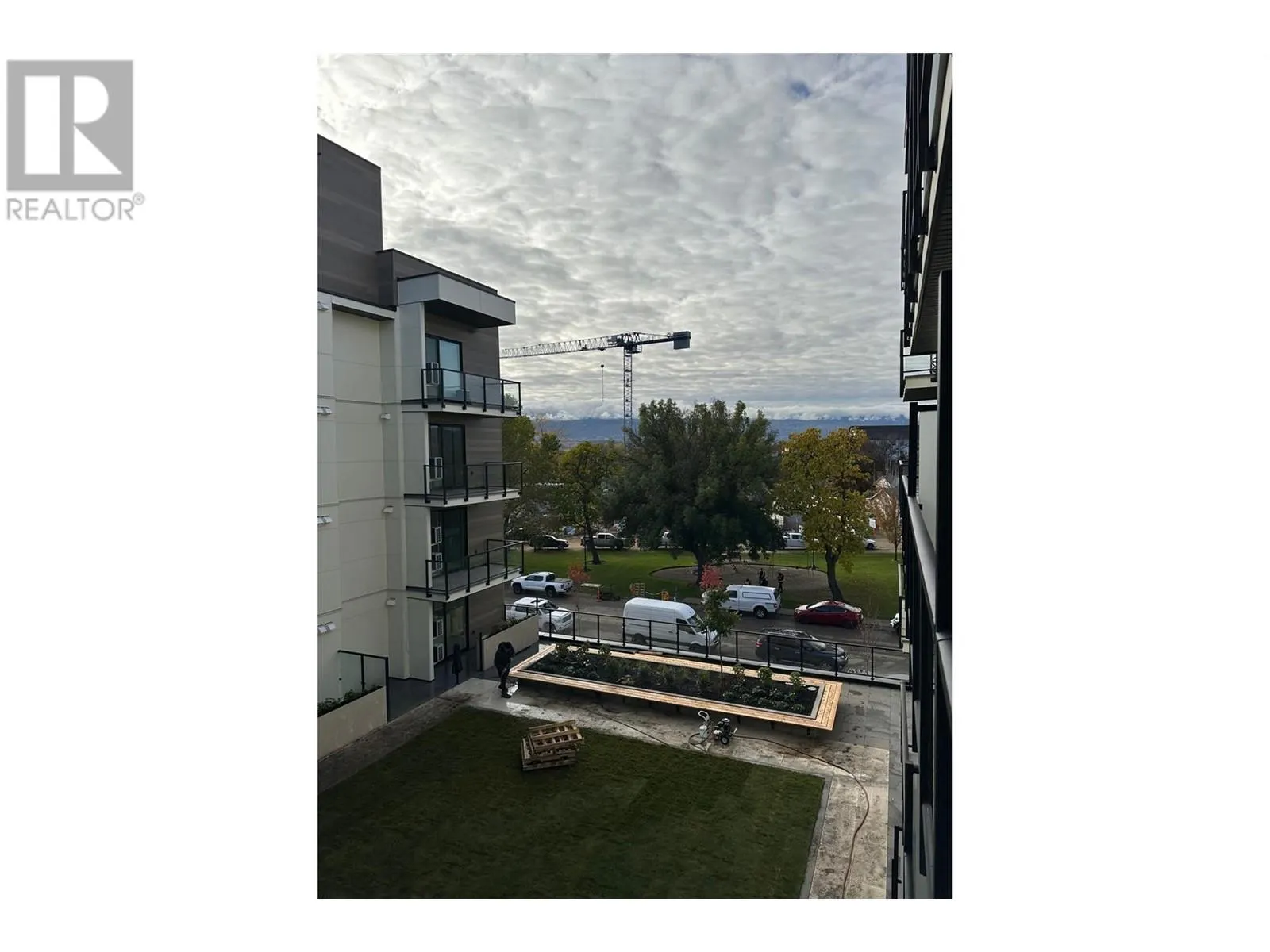 1274 Devonshire Avenue Unit# 443