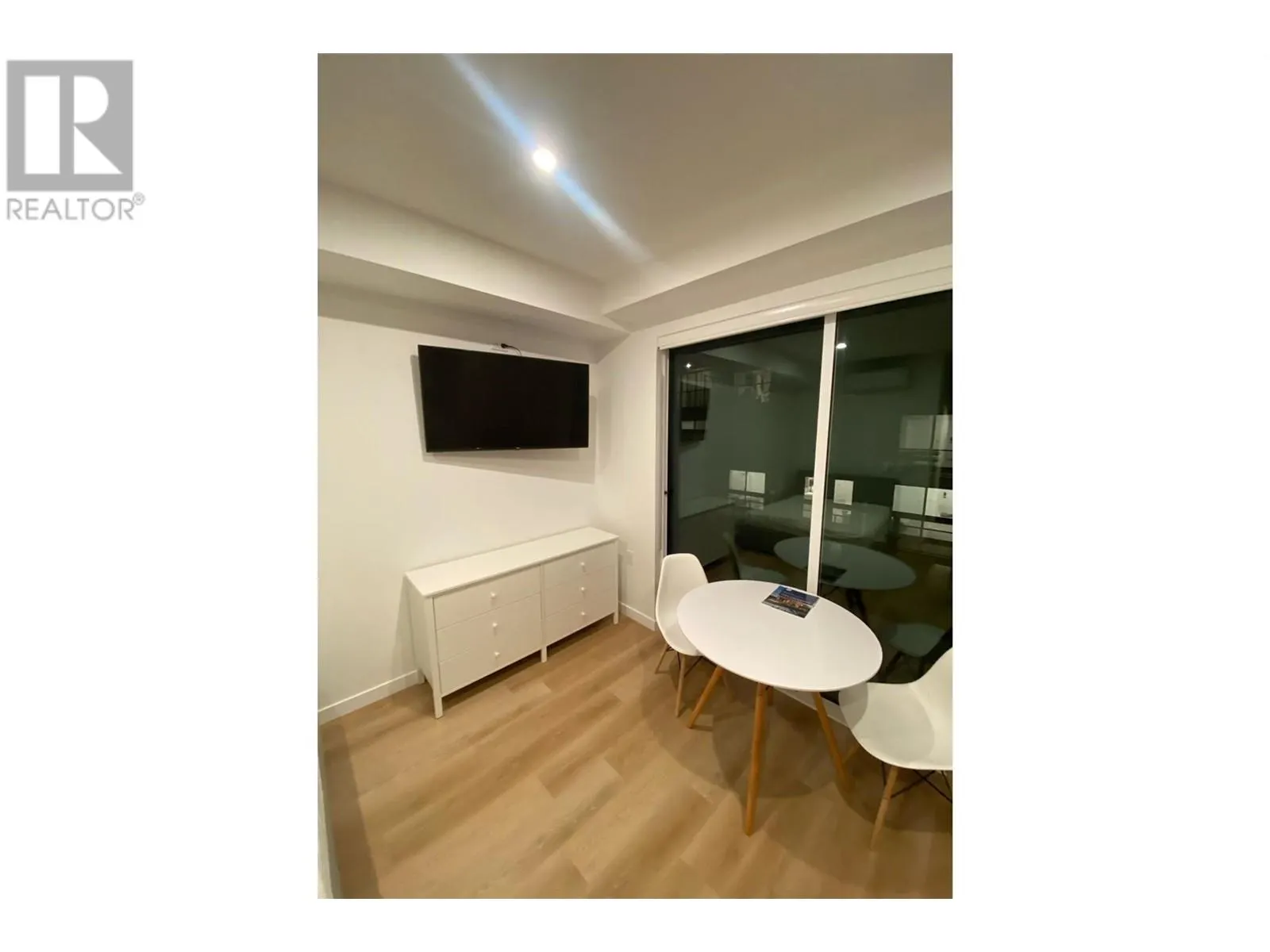 1274 Devonshire Avenue Unit# 443
