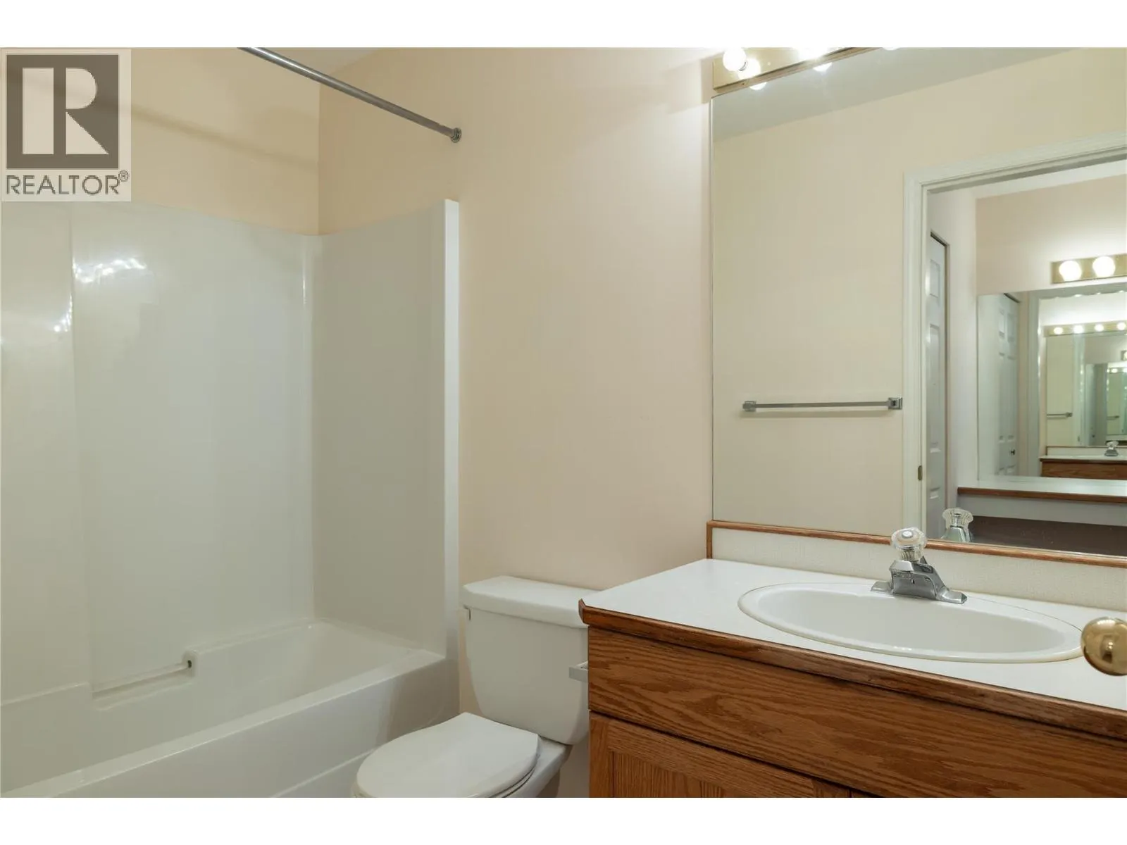 3310 Skaha Lake Road Unit# 308
