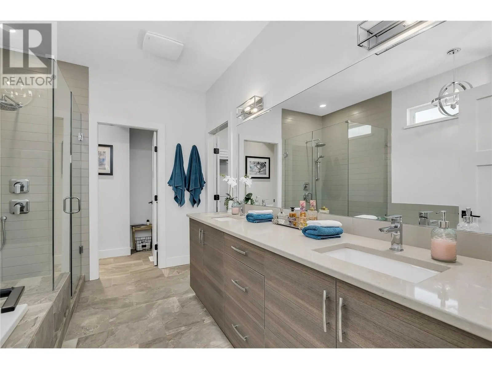 2558 Crown Crest Drive