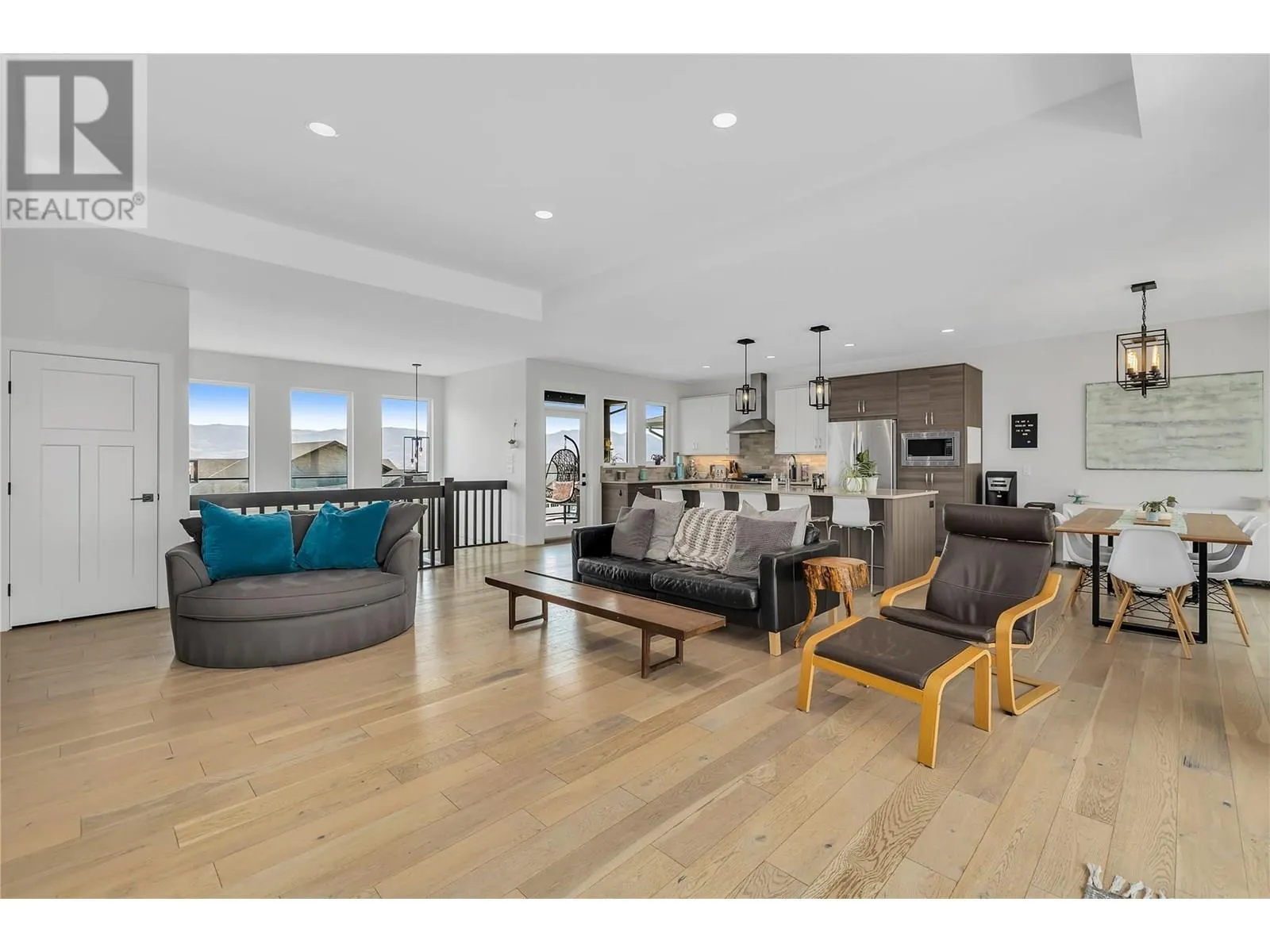 2558 Crown Crest Drive