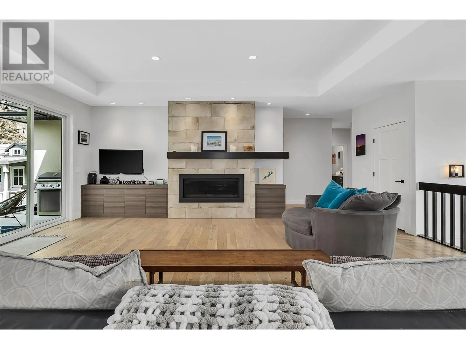 2558 Crown Crest Drive