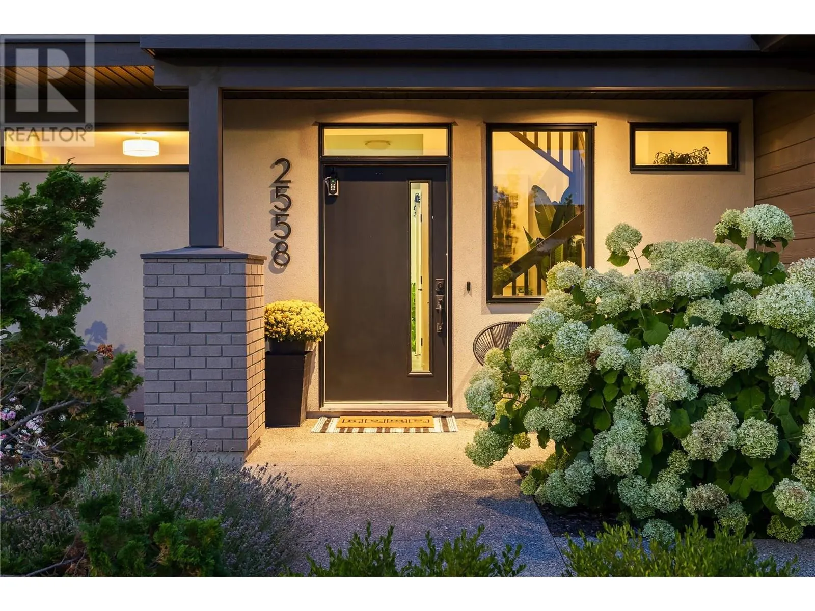 2558 Crown Crest Drive
