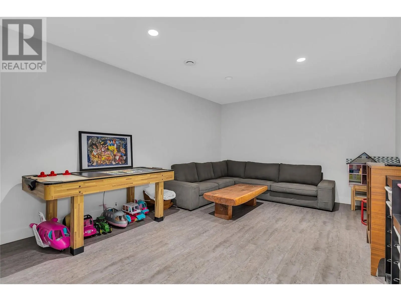 2558 Crown Crest Drive