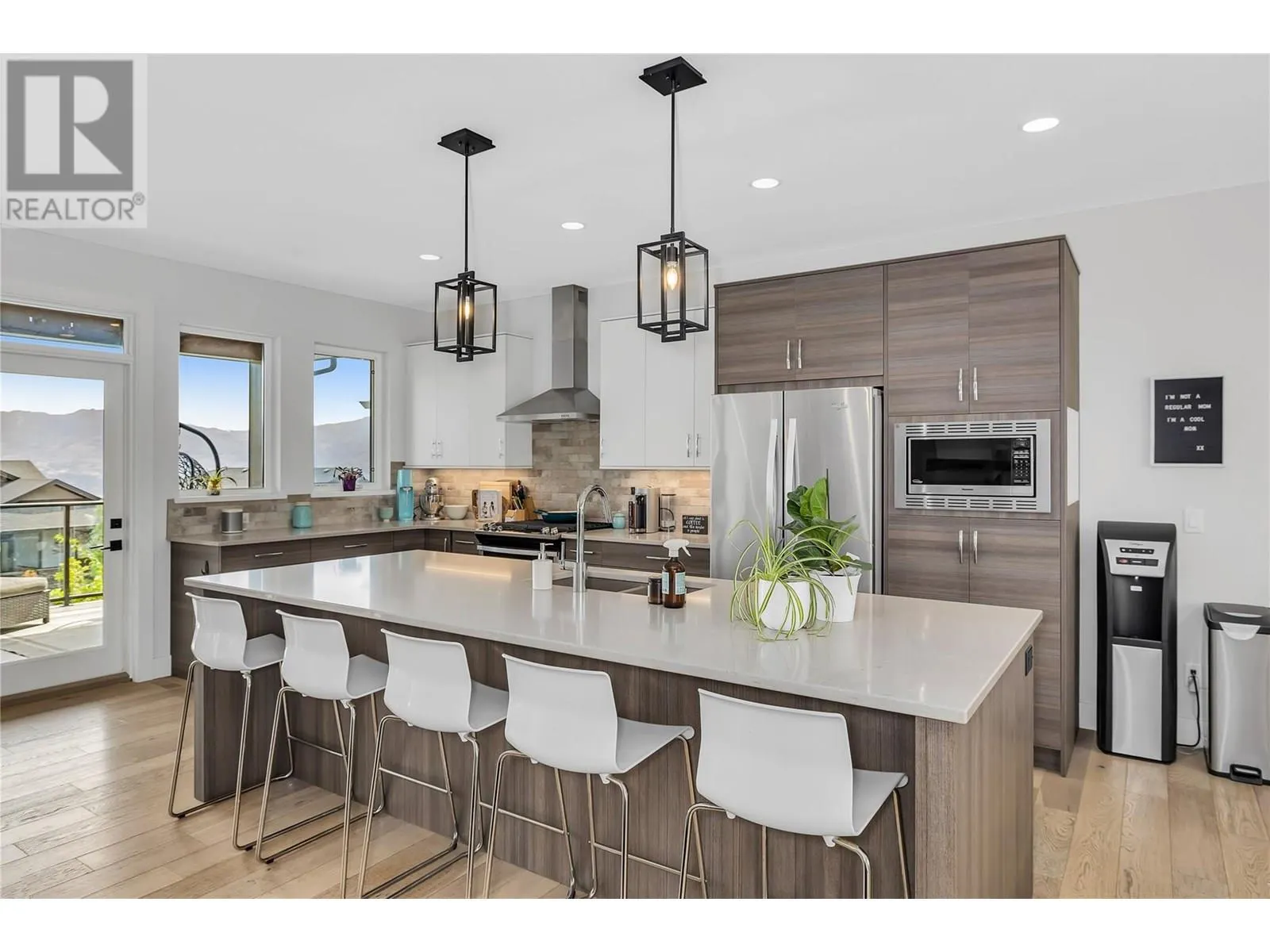 2558 Crown Crest Drive