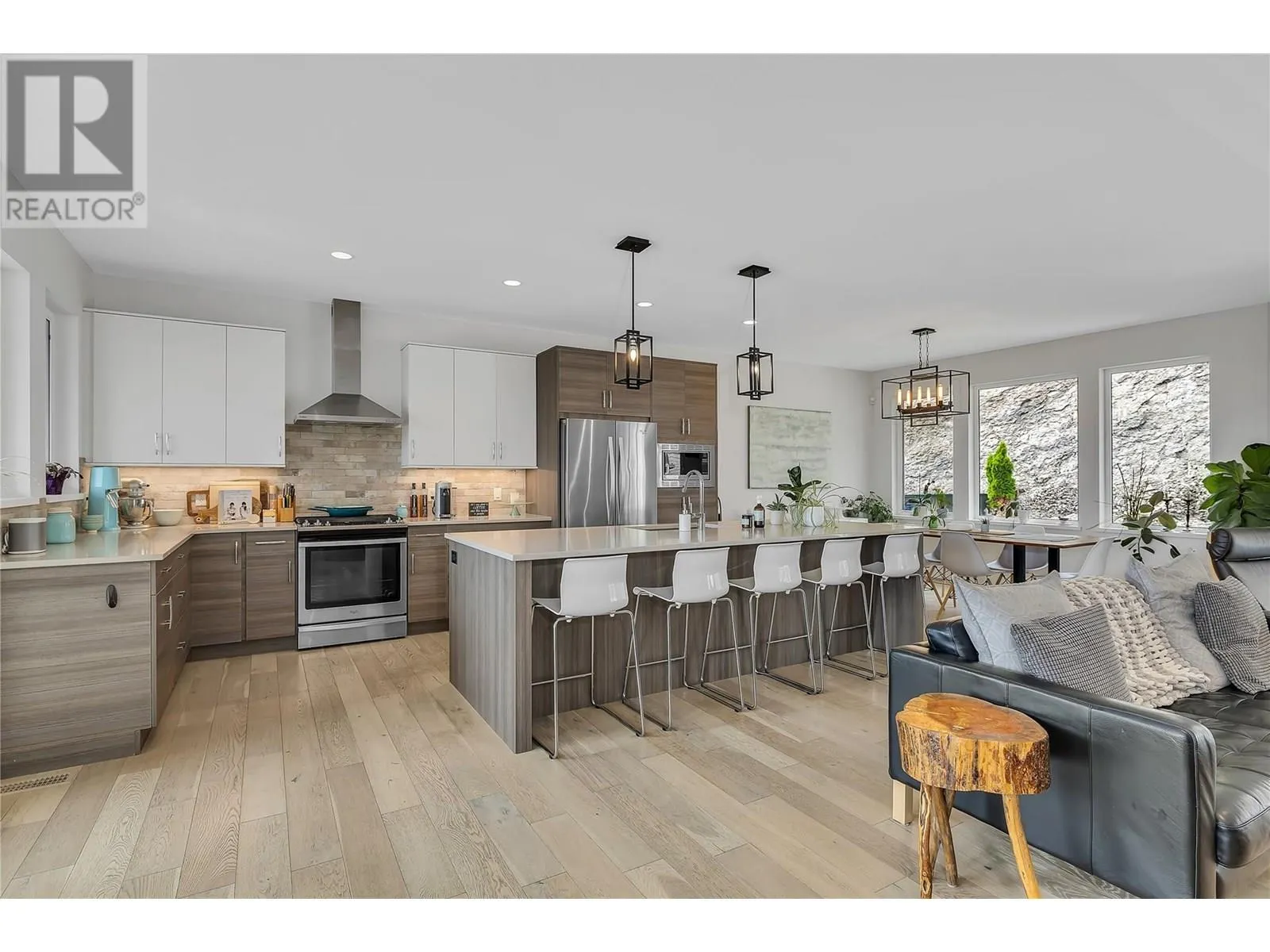 2558 Crown Crest Drive