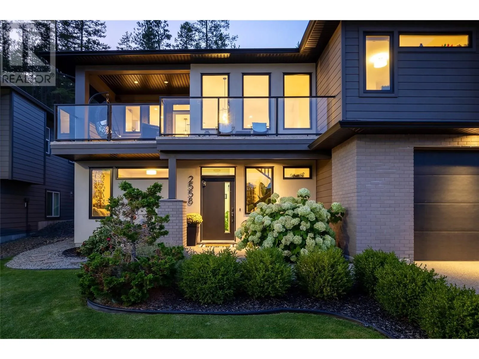 2558 Crown Crest Drive