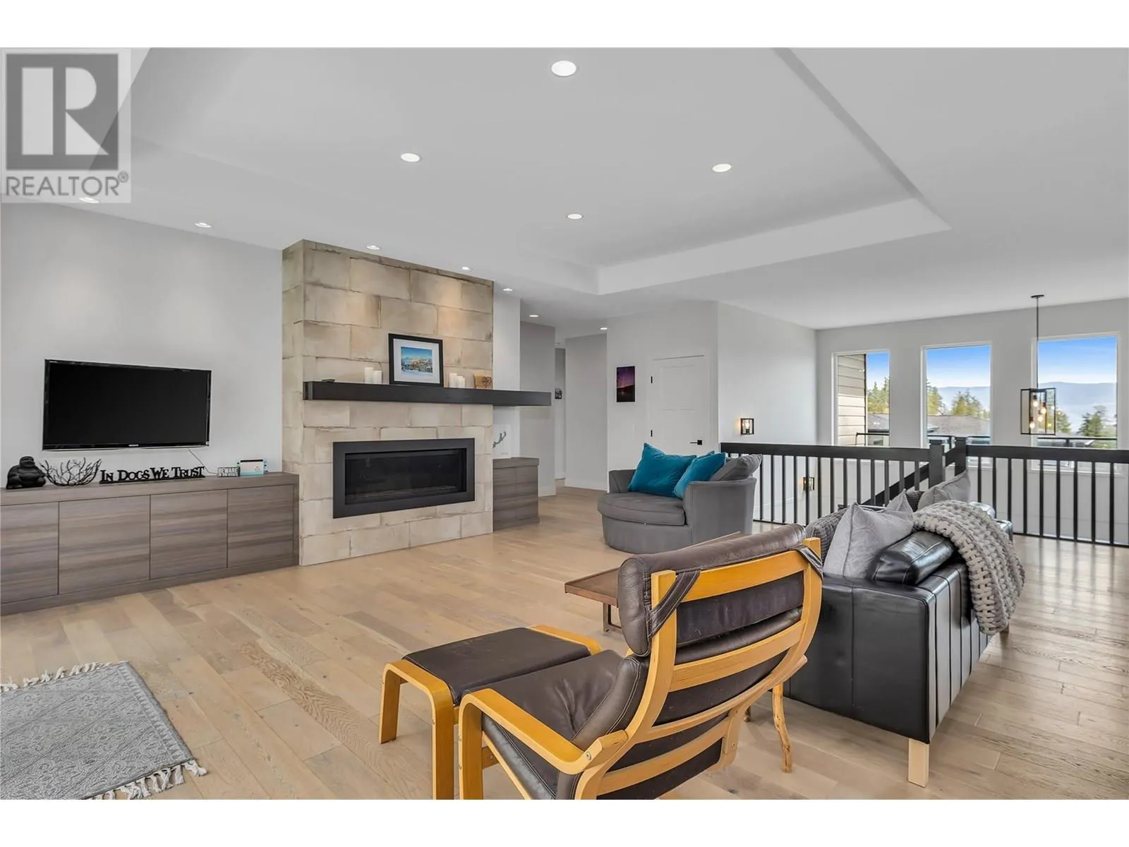 2558 Crown Crest Drive