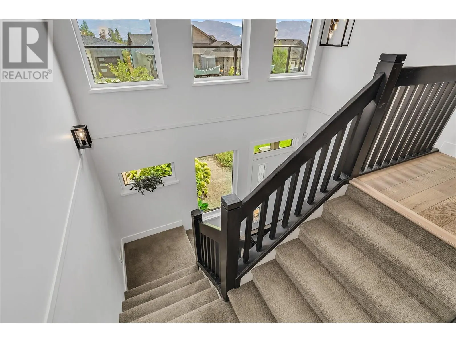 2558 Crown Crest Drive