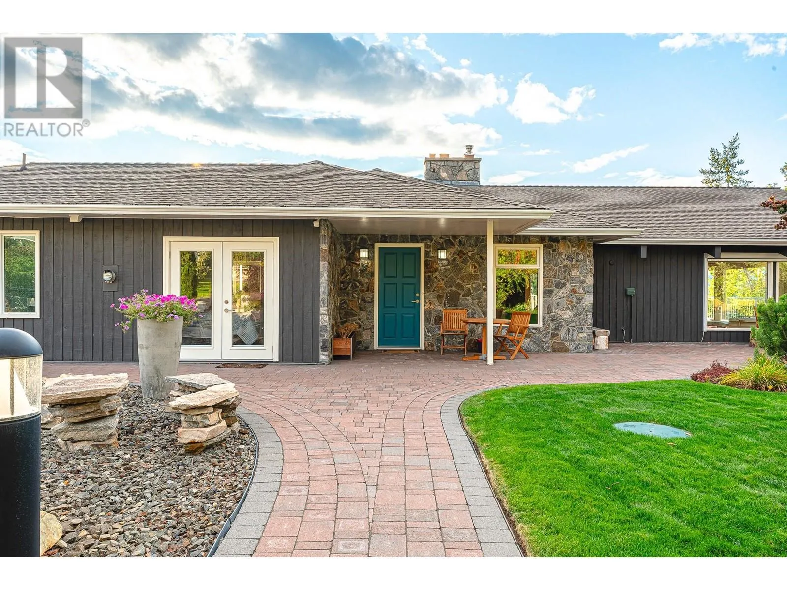 3029 Spruce Drive