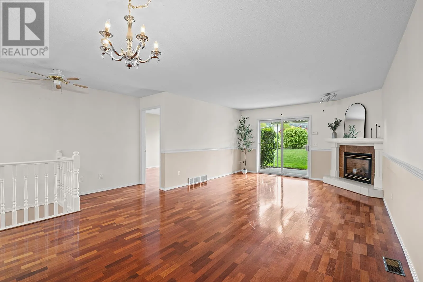 1874 Parkview Crescent Unit# 7