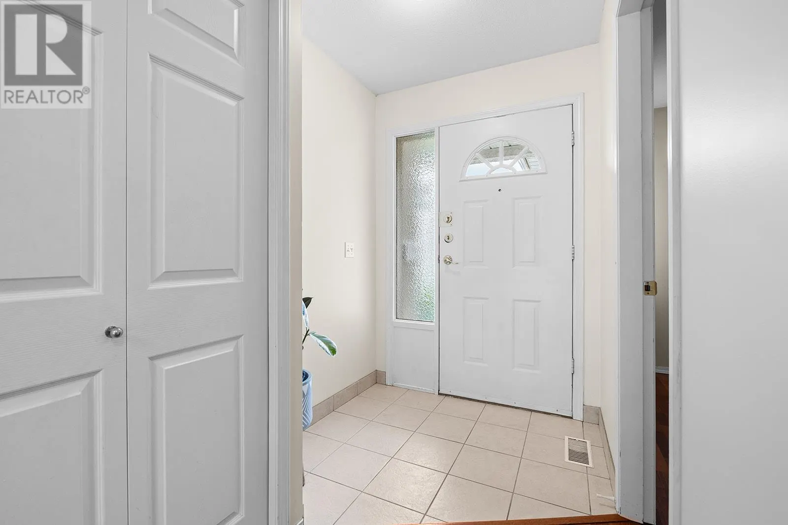 1874 Parkview Crescent Unit# 7