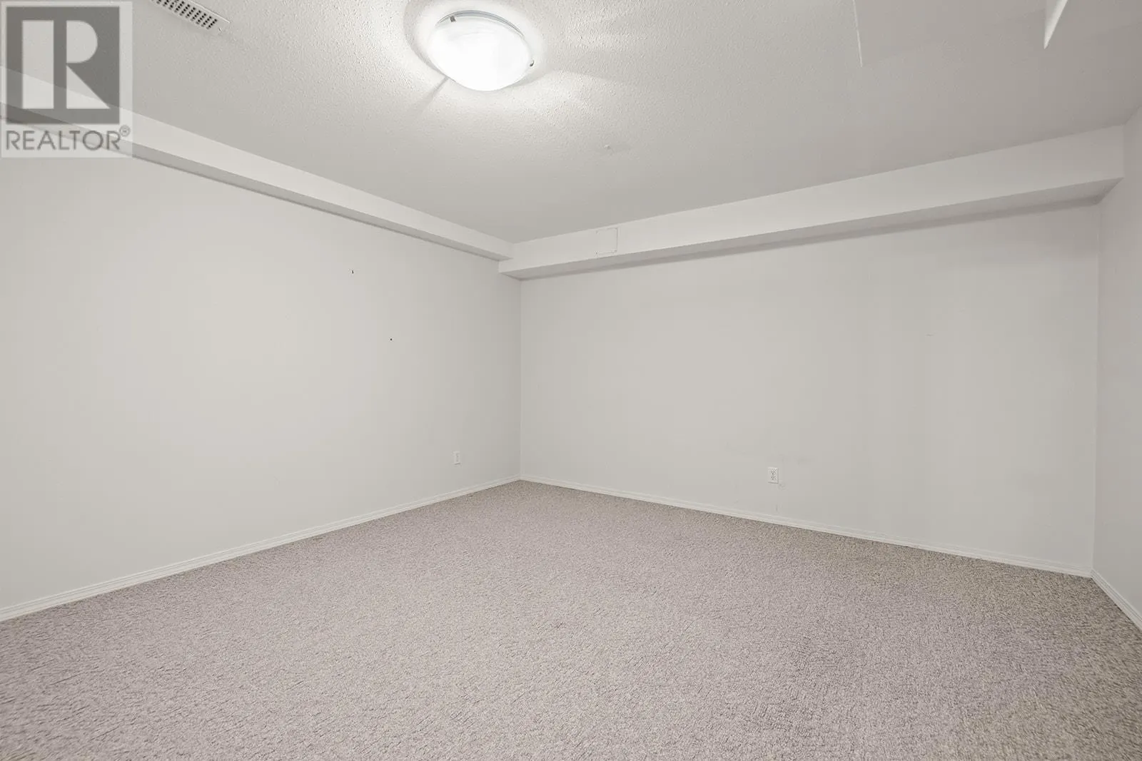 1874 Parkview Crescent Unit# 7