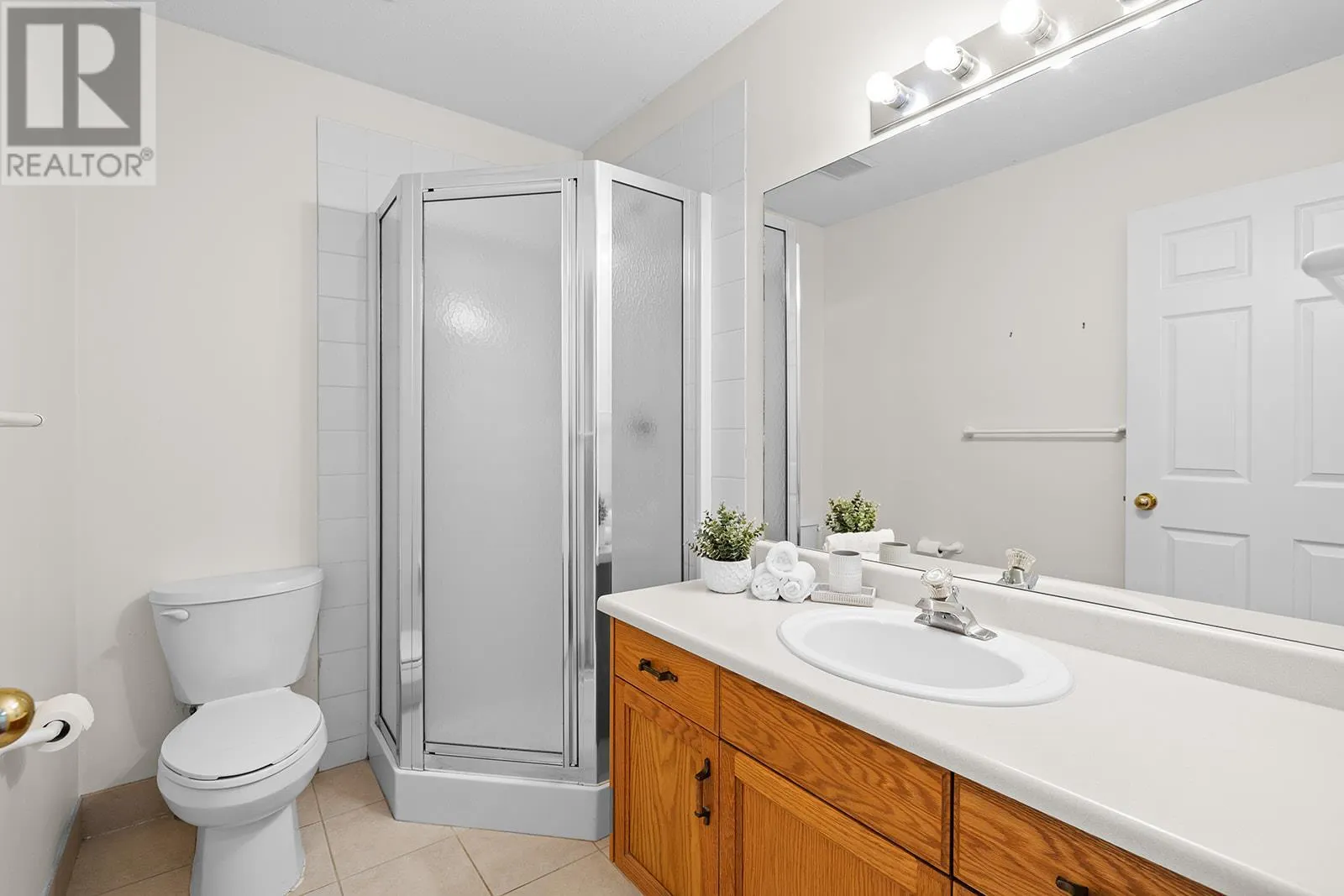 1874 Parkview Crescent Unit# 7