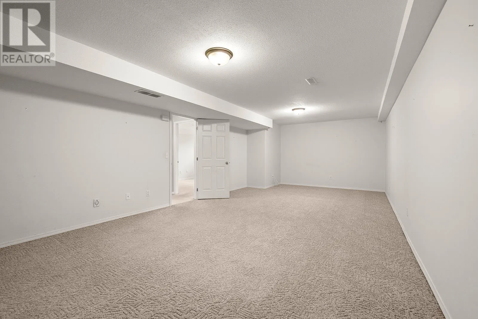1874 Parkview Crescent Unit# 7