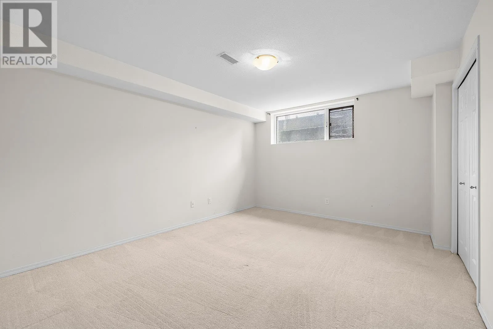 1874 Parkview Crescent Unit# 7