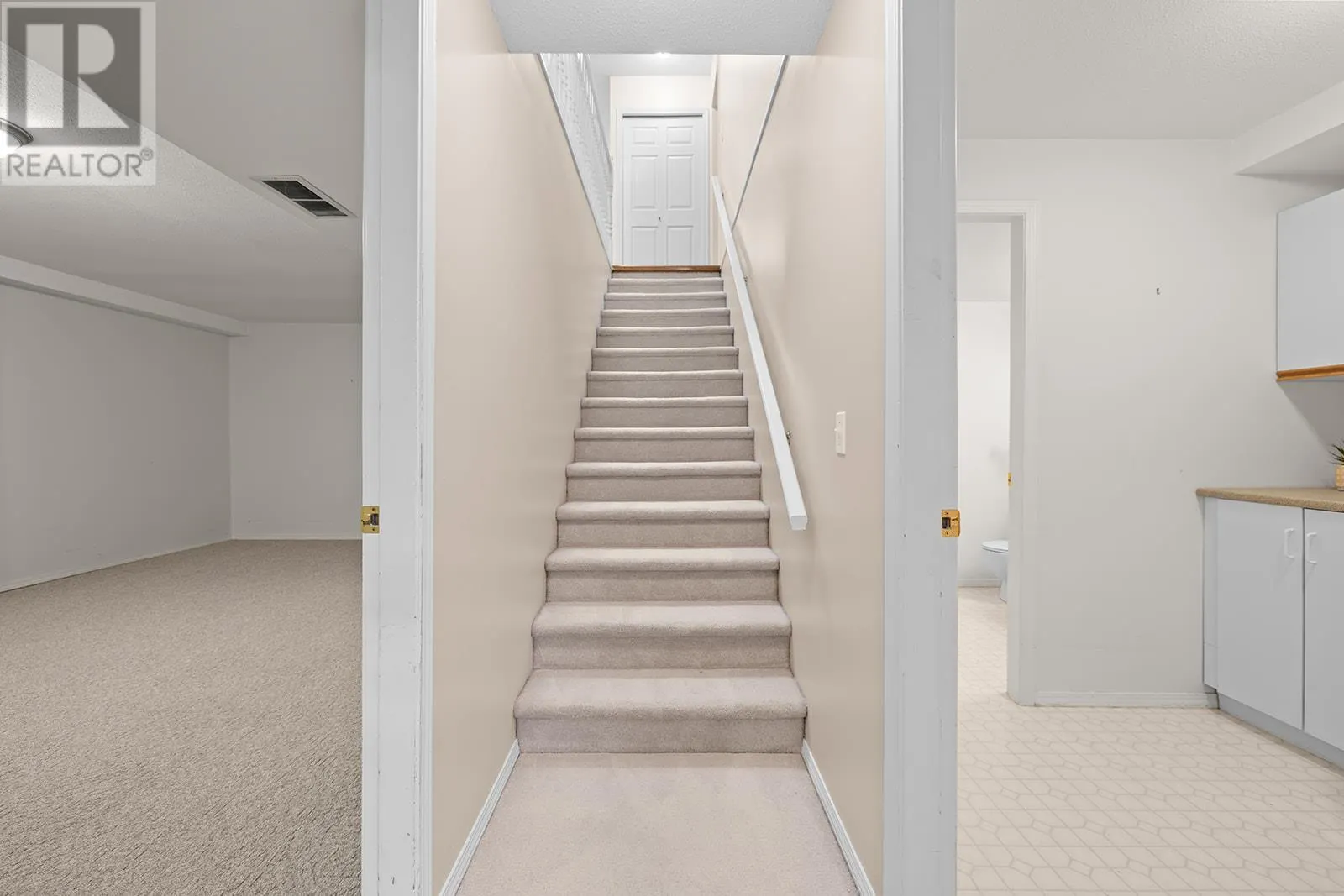 1874 Parkview Crescent Unit# 7