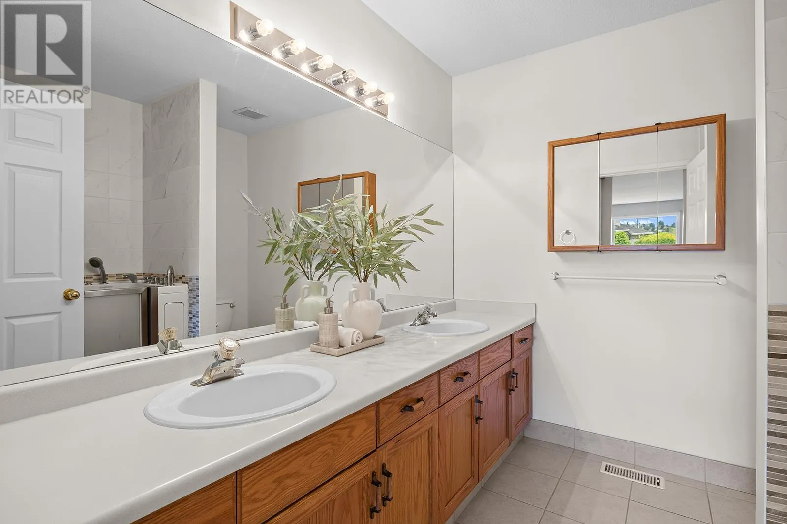 1874 Parkview Crescent Unit# 7