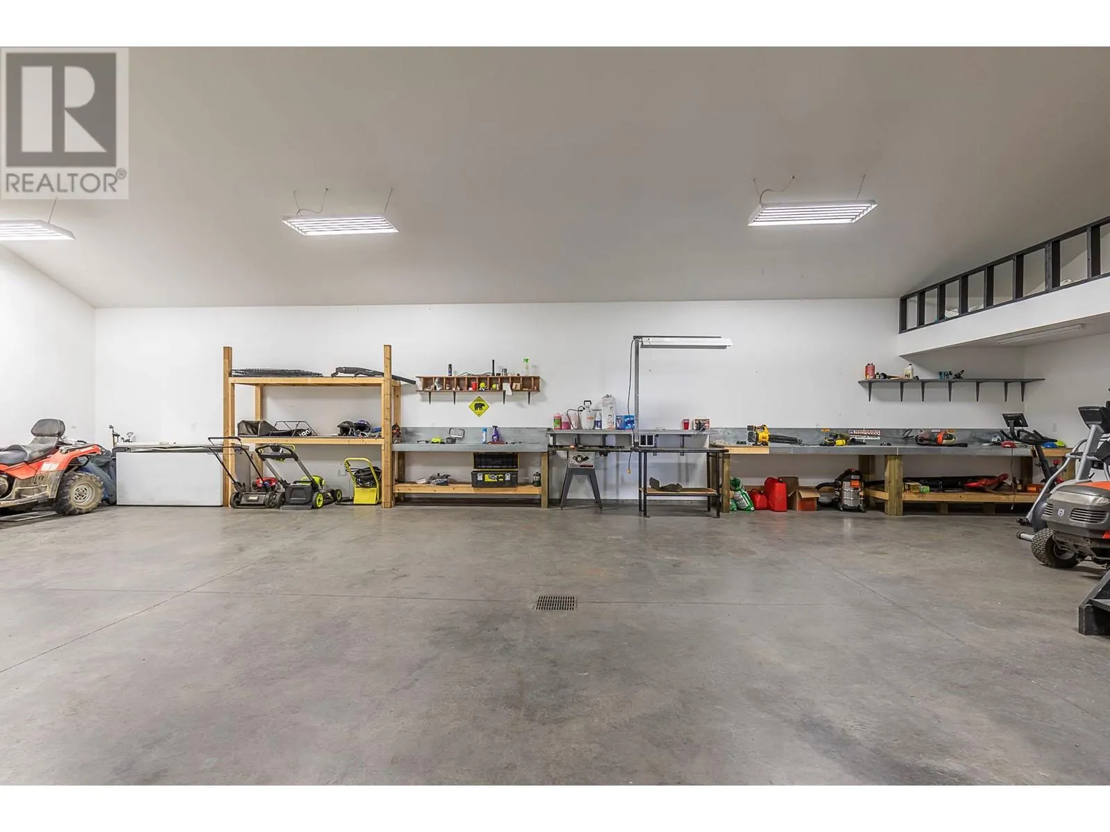 5575 Highway 6 Highway