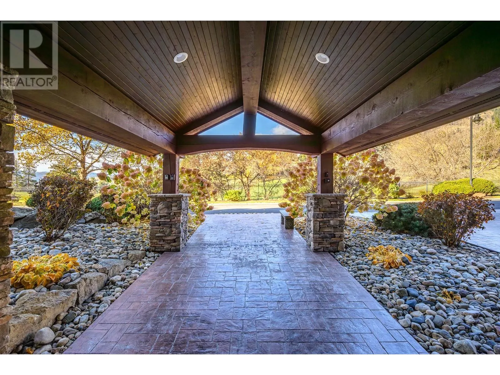 2780 Auburn Road Unit# 305