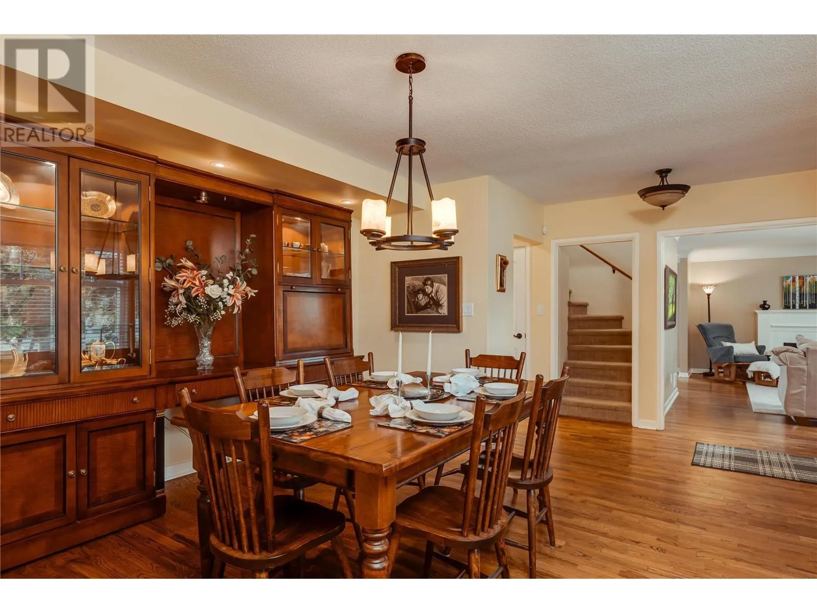 1927 Knox Crescent