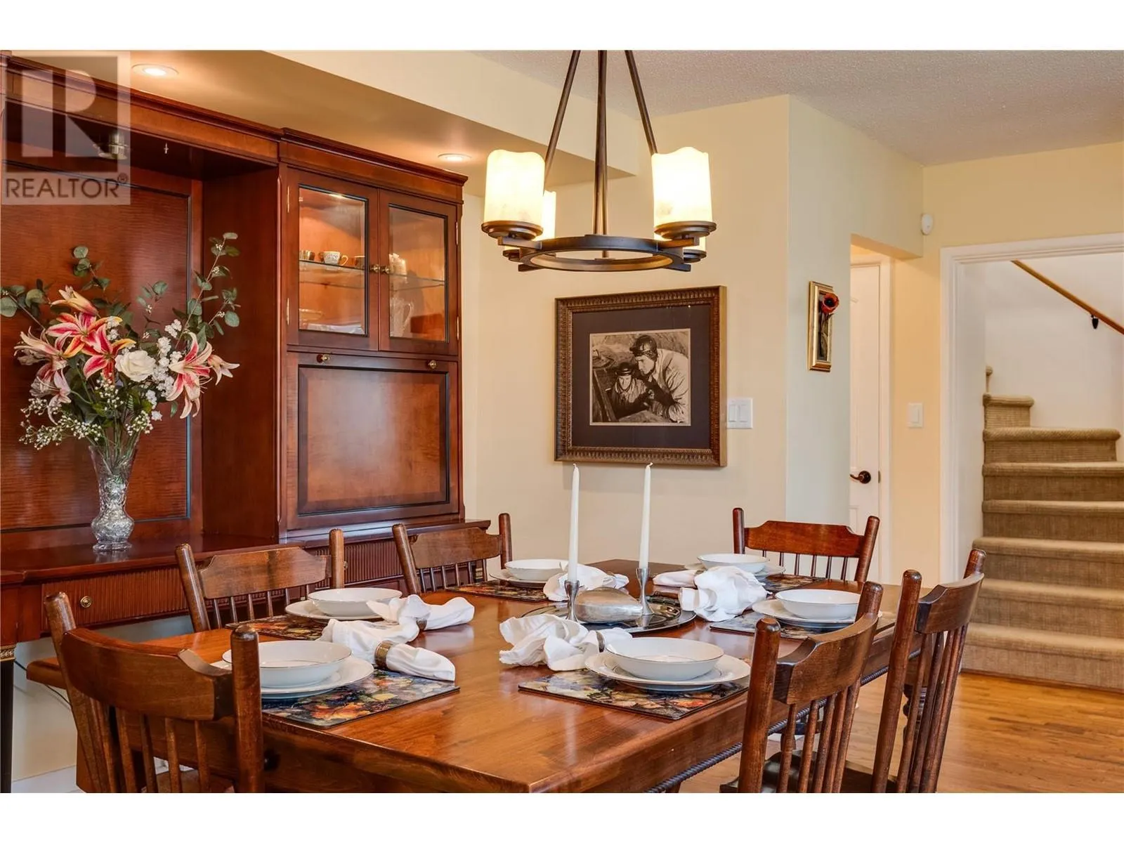 1927 Knox Crescent