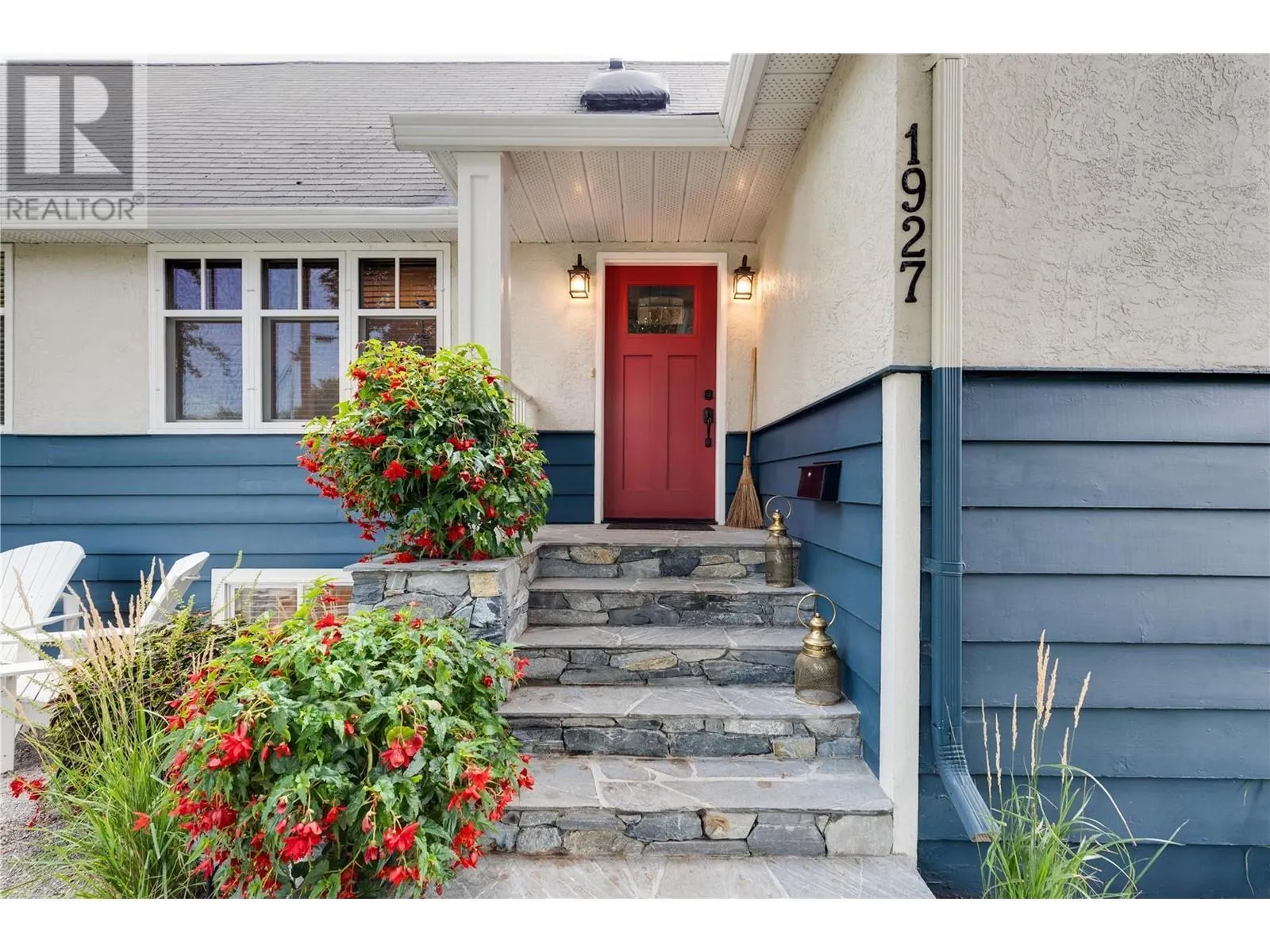 1927 Knox Crescent
