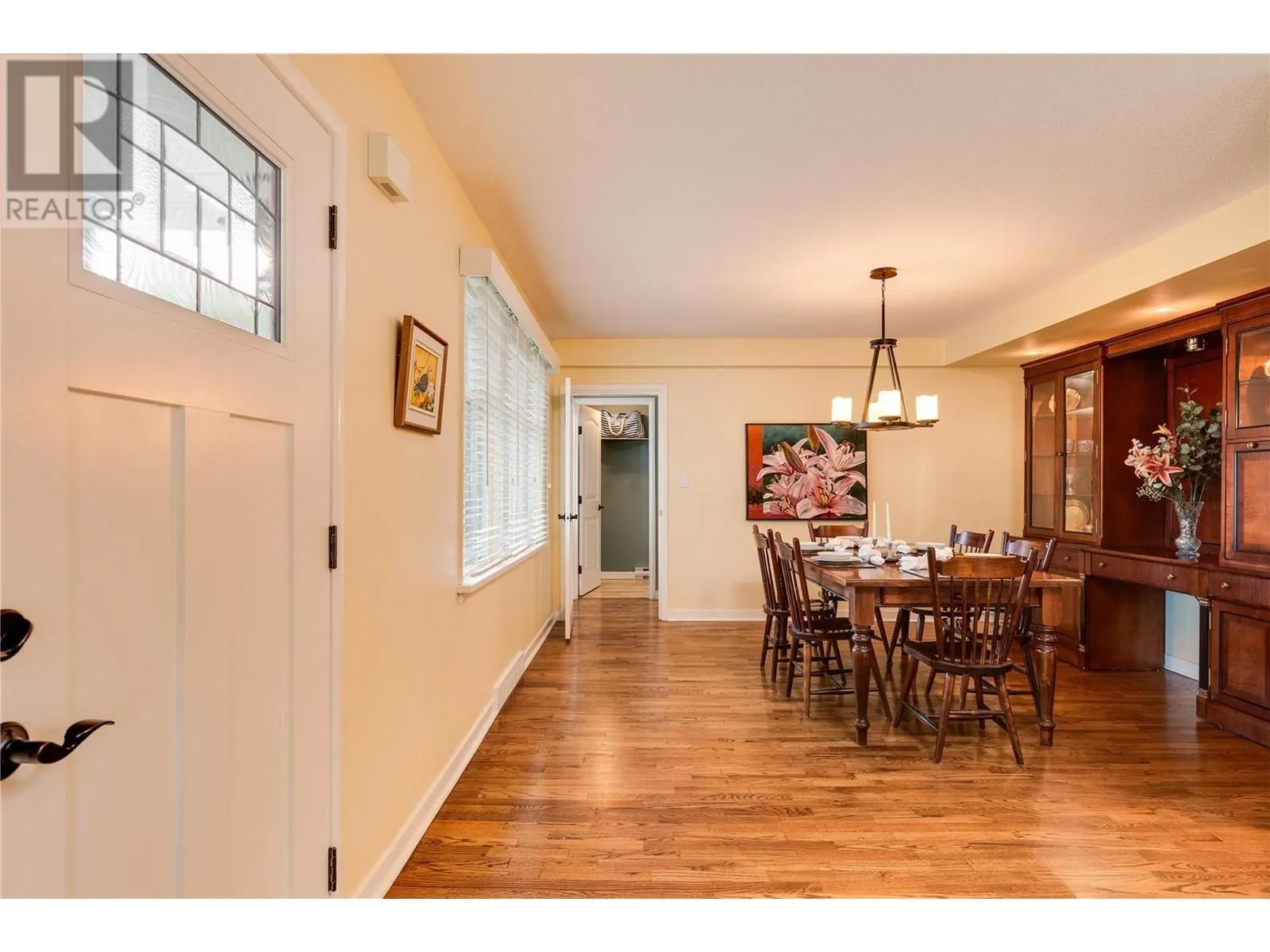 1927 Knox Crescent