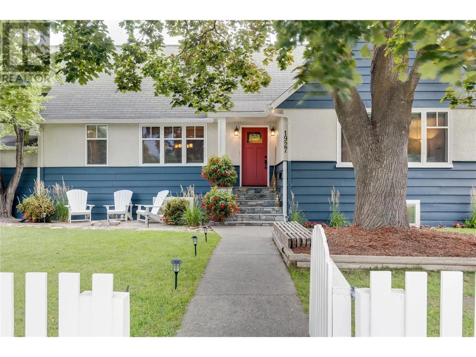 1927 Knox Crescent
