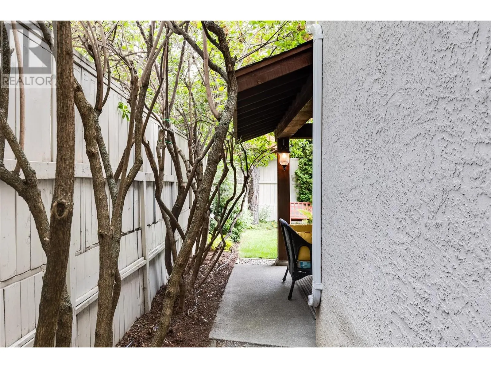 1927 Knox Crescent