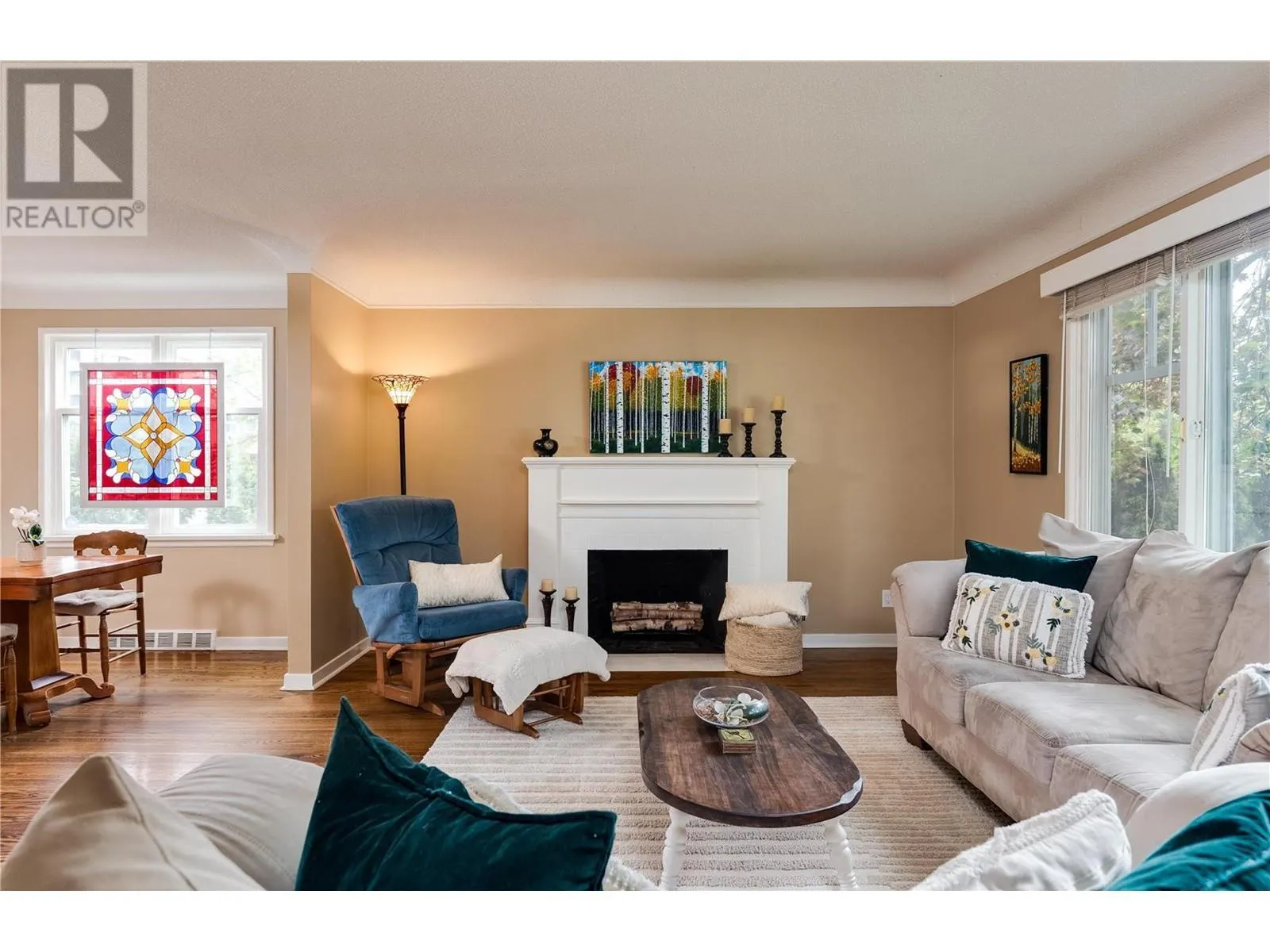 1927 Knox Crescent