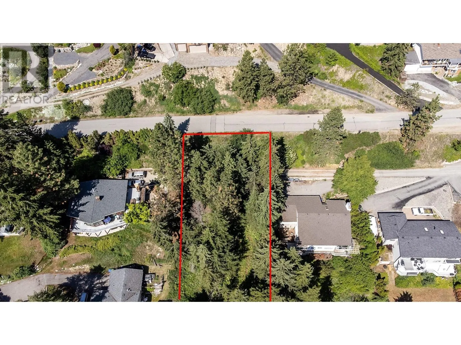 1525 Scott Crescent