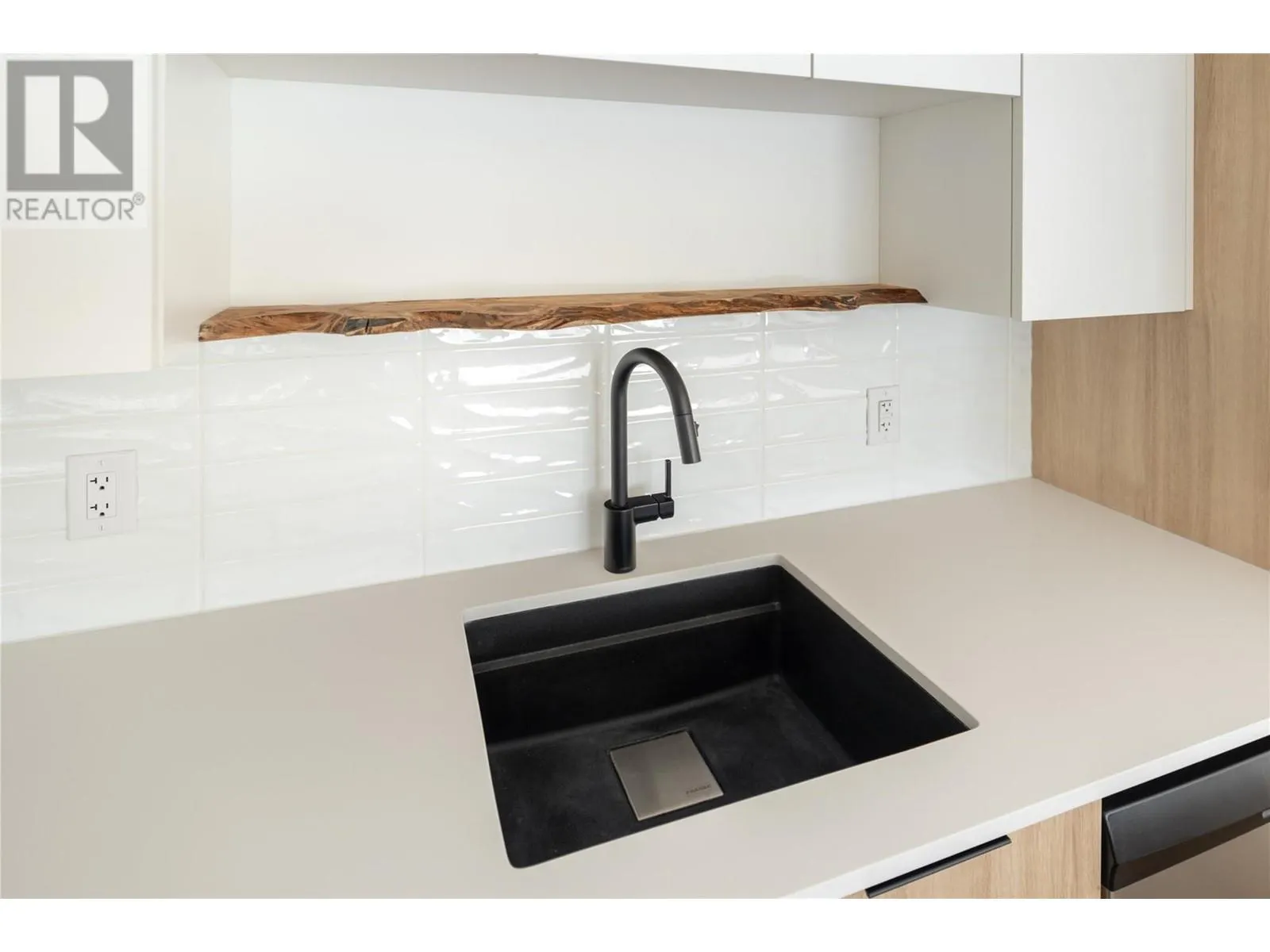 604 Cawston Avenue Unit# 415