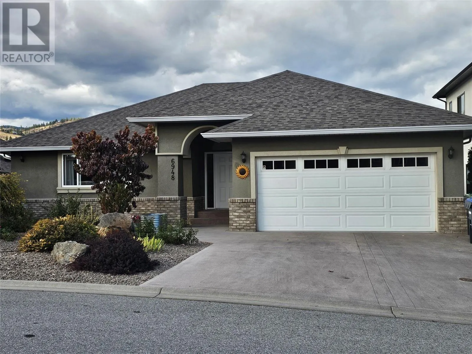 6948 MOUNTAINVIEW Drive