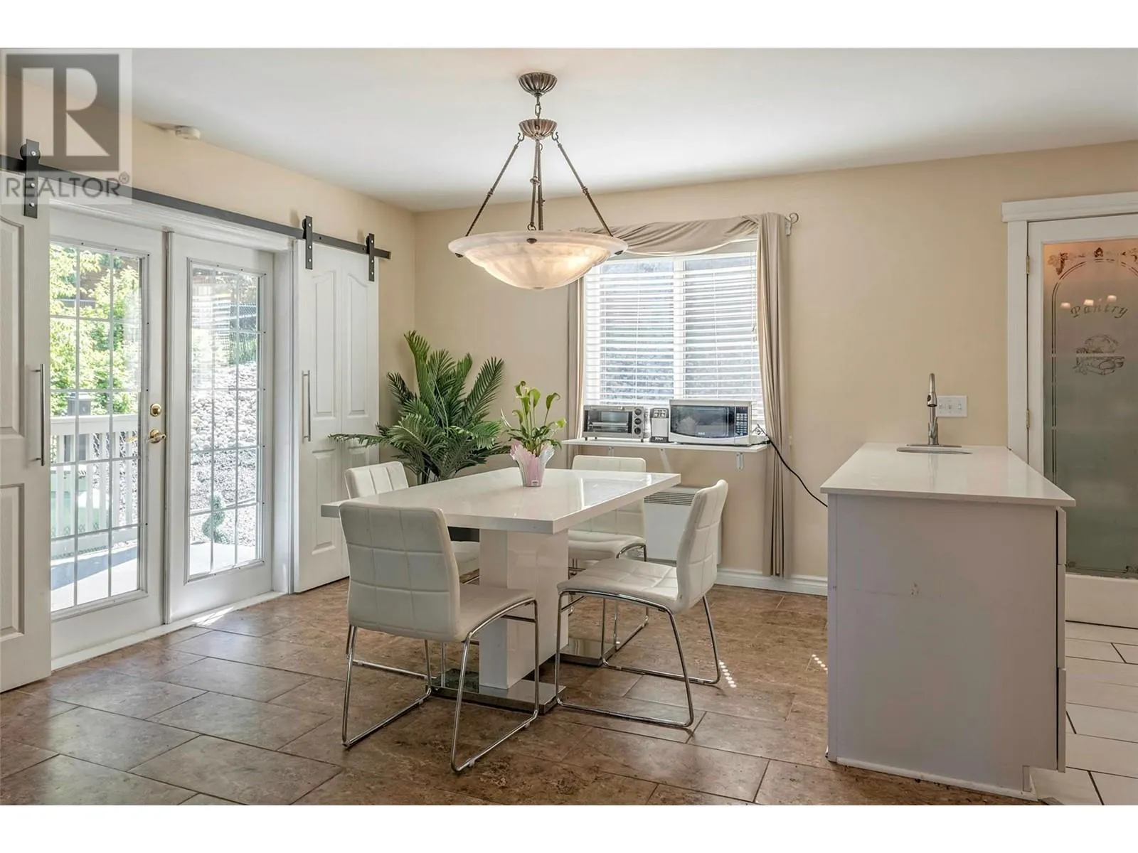 10718 Pinecrest Road