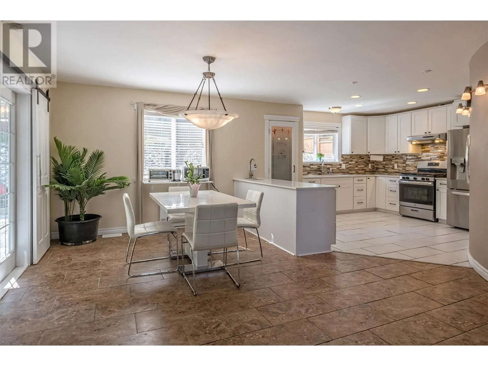 10718 Pinecrest Road