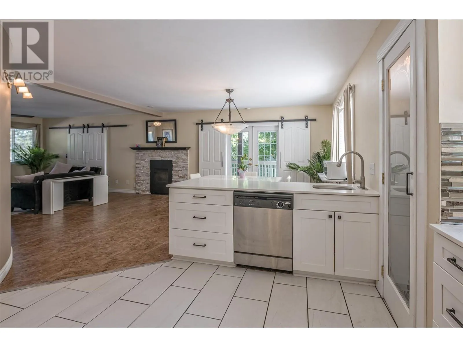 10718 Pinecrest Road