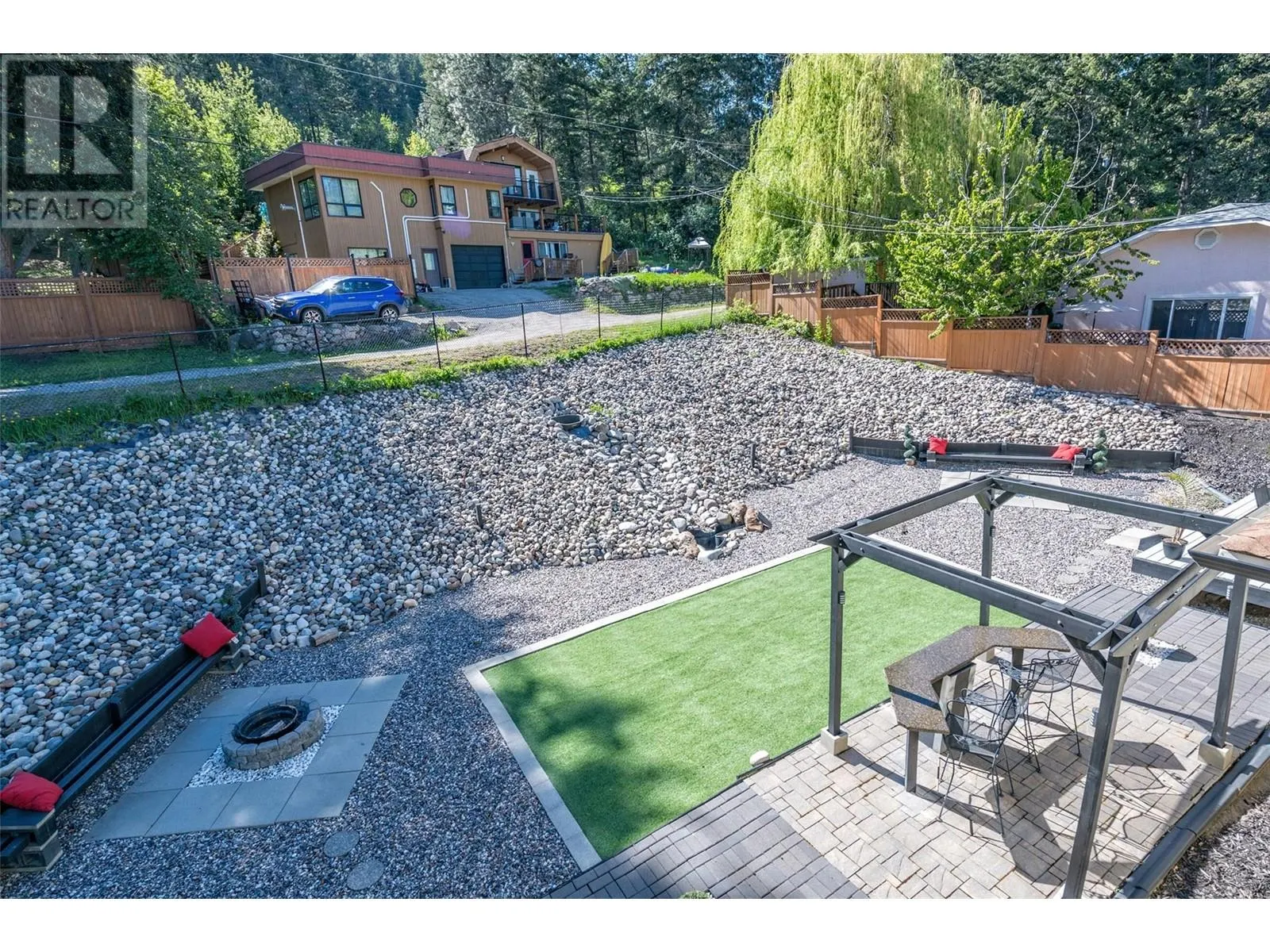 10718 Pinecrest Road