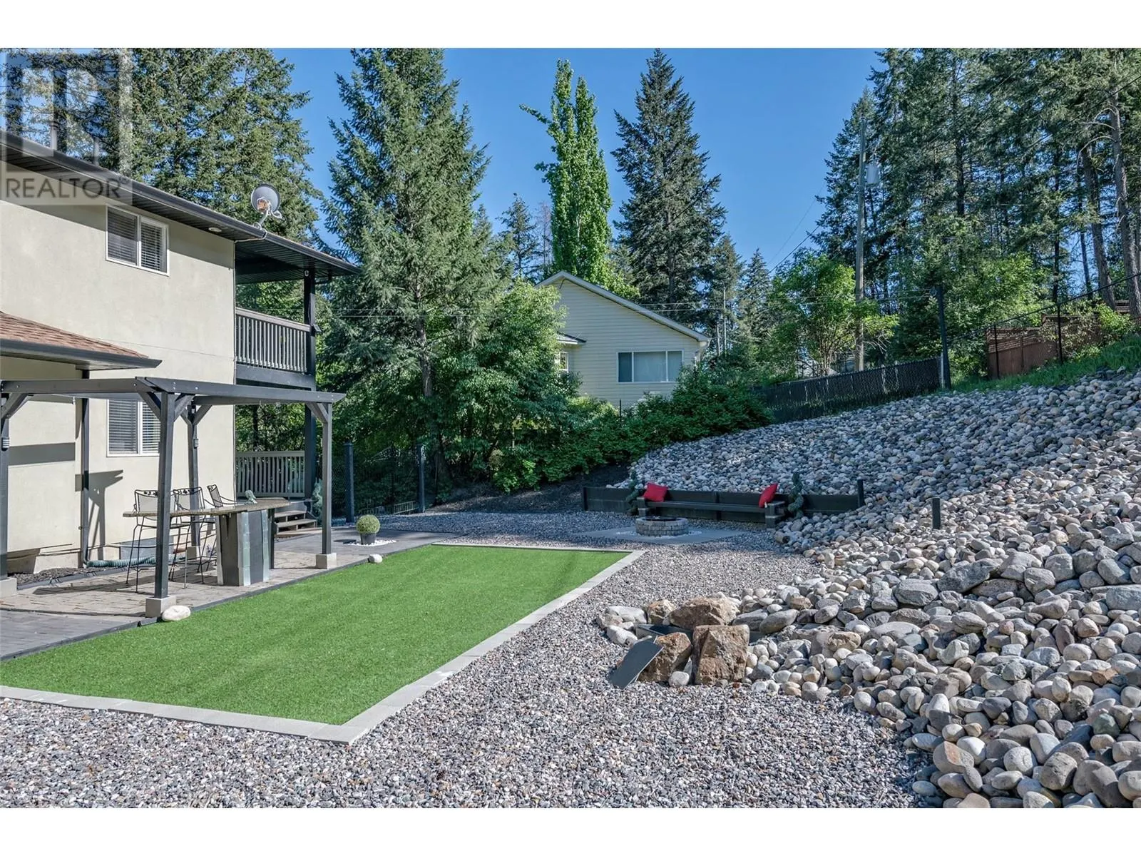 10718 Pinecrest Road