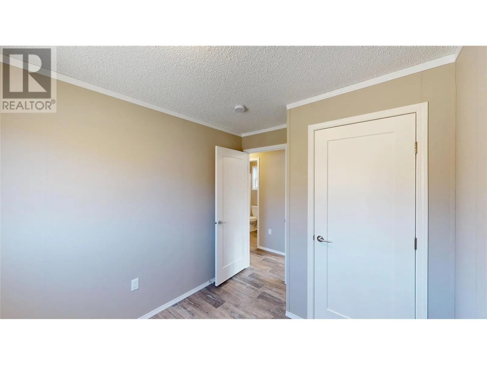 529 Pagurut Avenue W