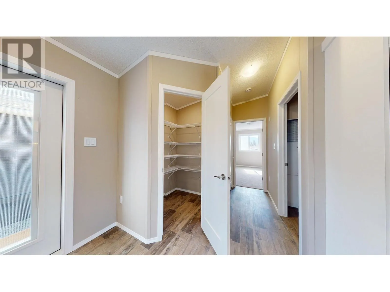 529 Pagurut Avenue W